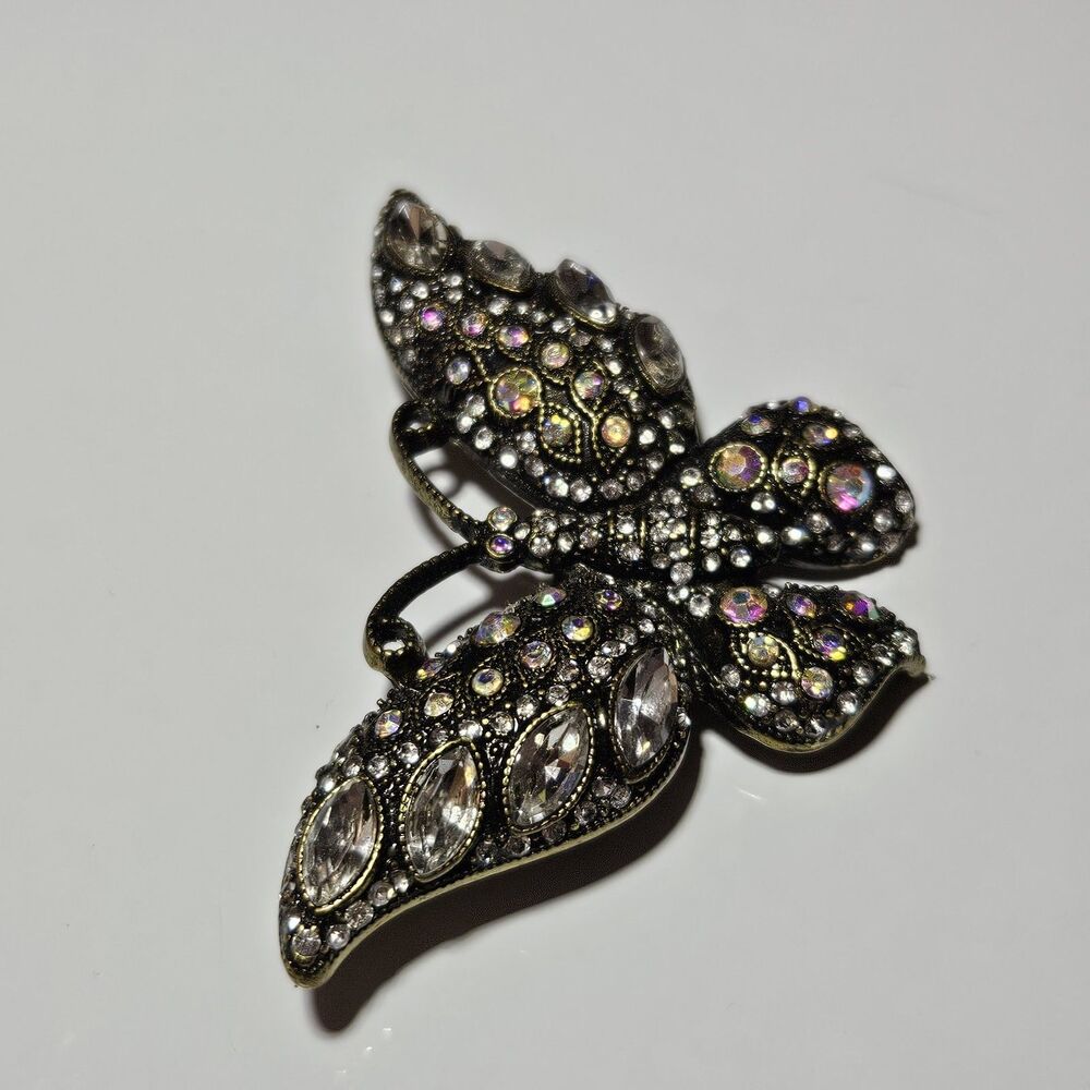 Vintage Gold Tone Aurora Borealis Clear Rhinestone Butterfly Sparkly Brooch - Picture 10 of 10